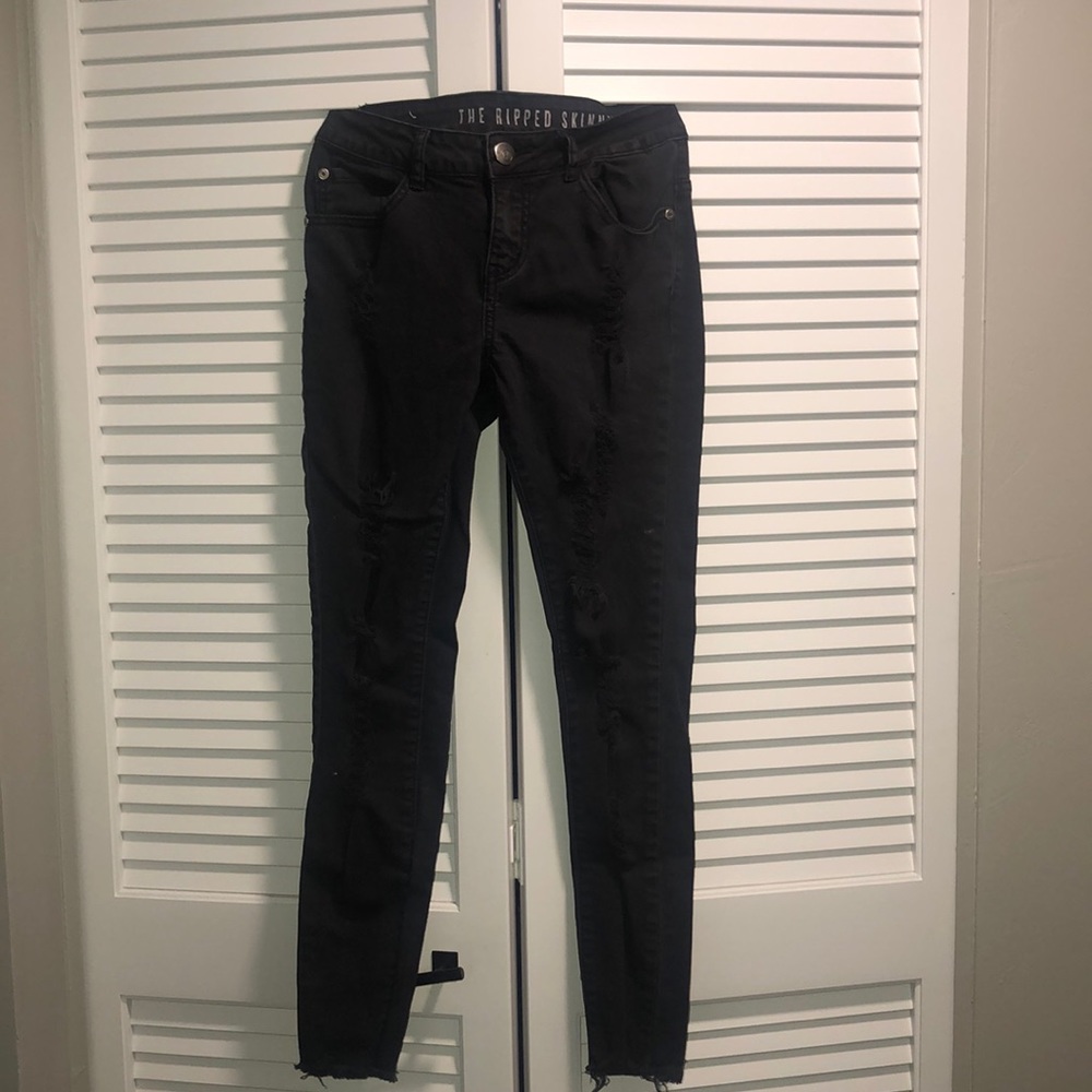 Black ripped skinny jeans
